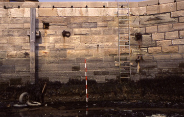 Inner harbour wall