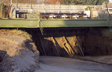 Sluice gates