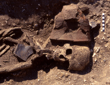 The QEQM Beaker burial